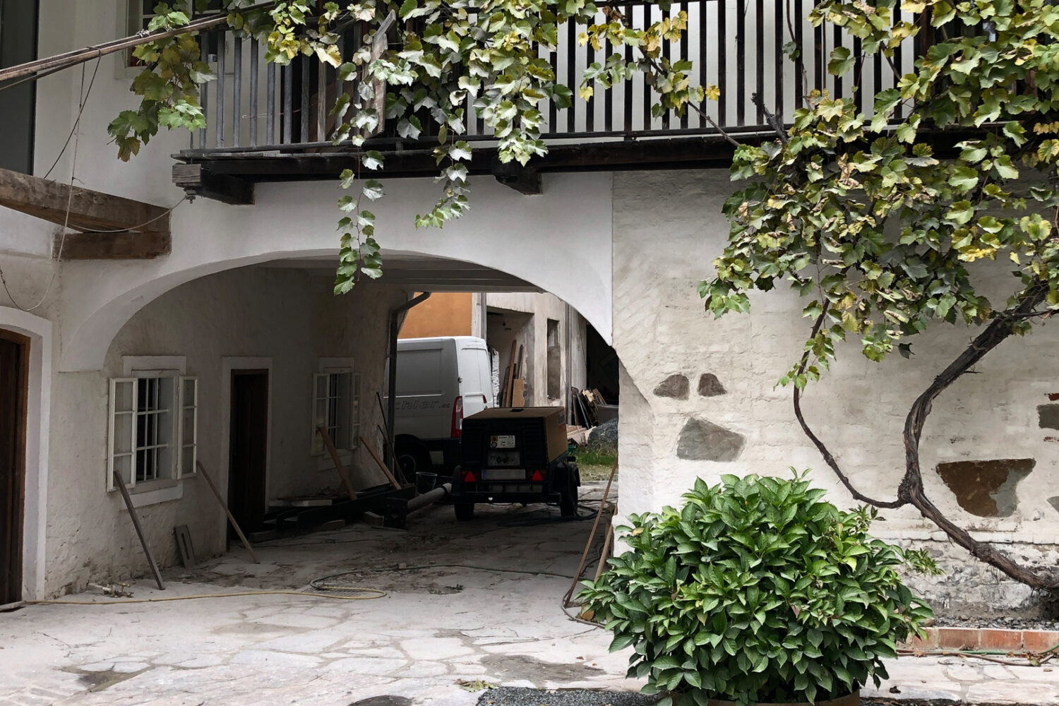 trockeneisstrahlen-europa-trockeneisstrahlen-kalkwände-fremdanstrich-abtragen-mit-trockeneis001