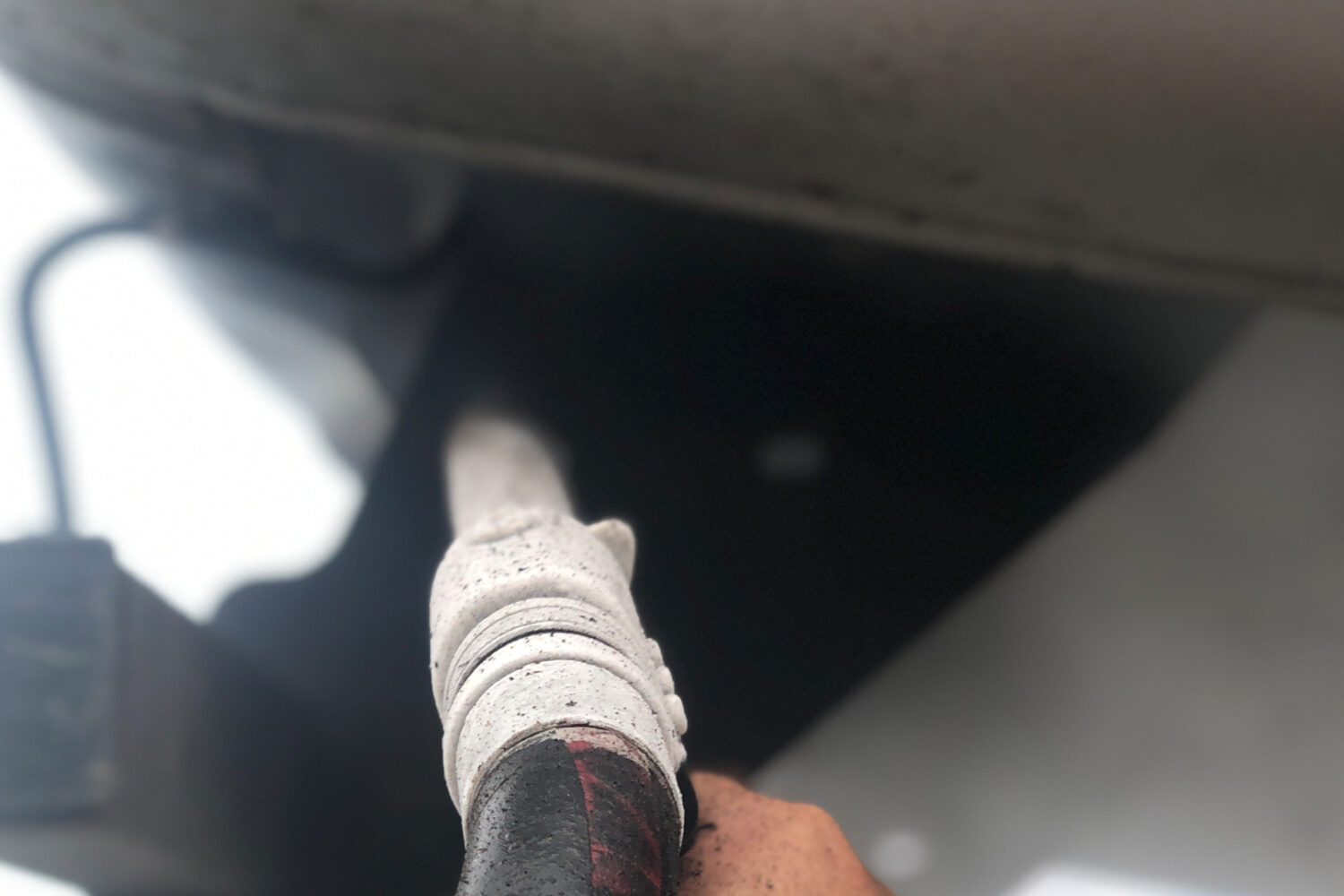 trockeneisstrahlen-europa-trockeneisstrahlen-unterbodenreinigung am fahrzeug