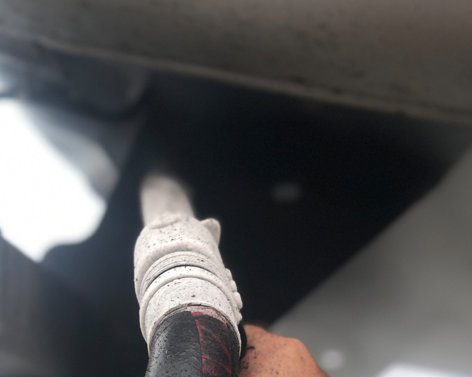 trockeneisstrahlen-europa-trockeneisstrahlen-unterbodenreinigung am fahrzeug